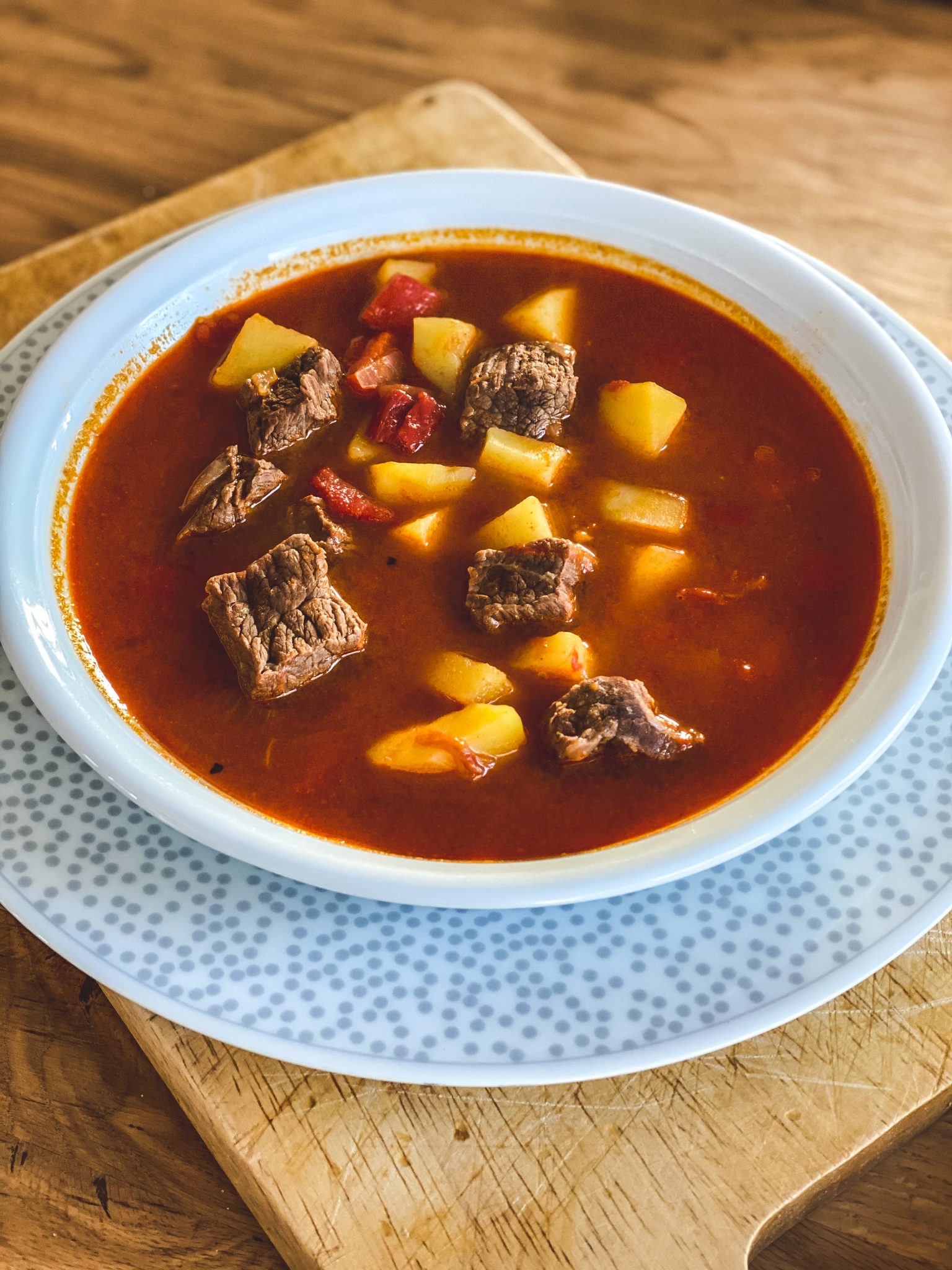 Die beste ungarische Gulaschsuppe Die beste ungarische Gulaschsuppe