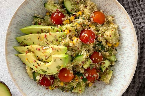 Quinoa Salat mit Avocoado