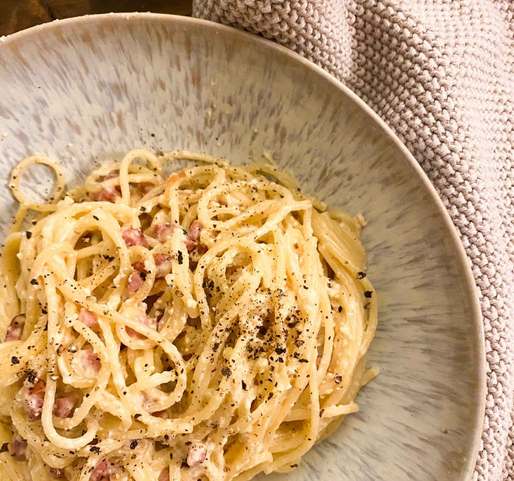 Einfache Spaghetti Carbonara Nur 15 Minuten Schnell 