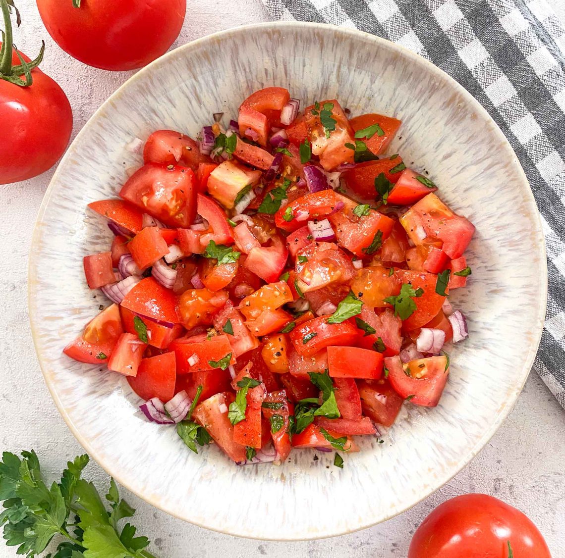 Tomatensalat mit Zwiebeln Rezept