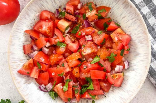 Tomatensalat mit Zwiebeln Rezept