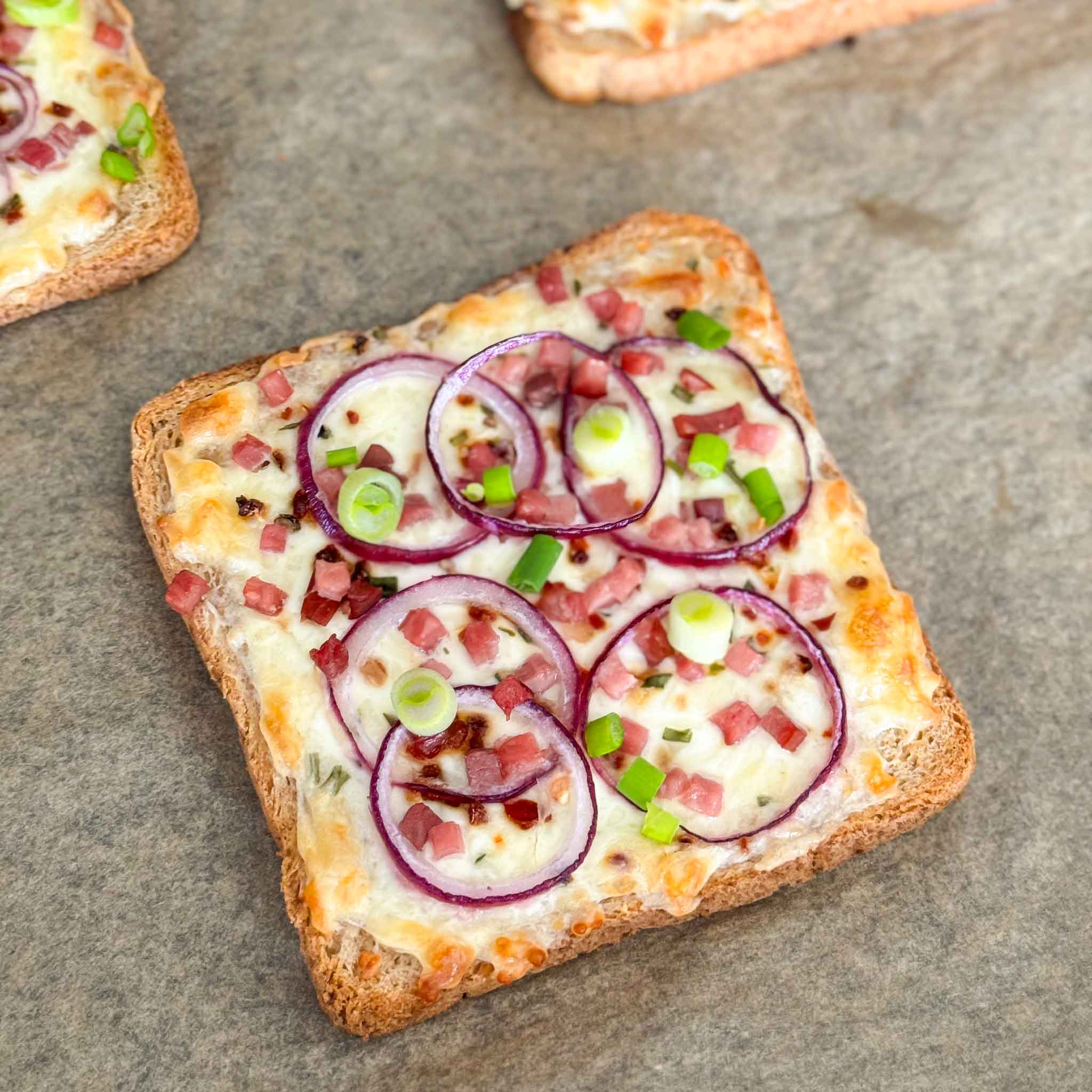 Flammkuchen Toast (Blitzrezept)