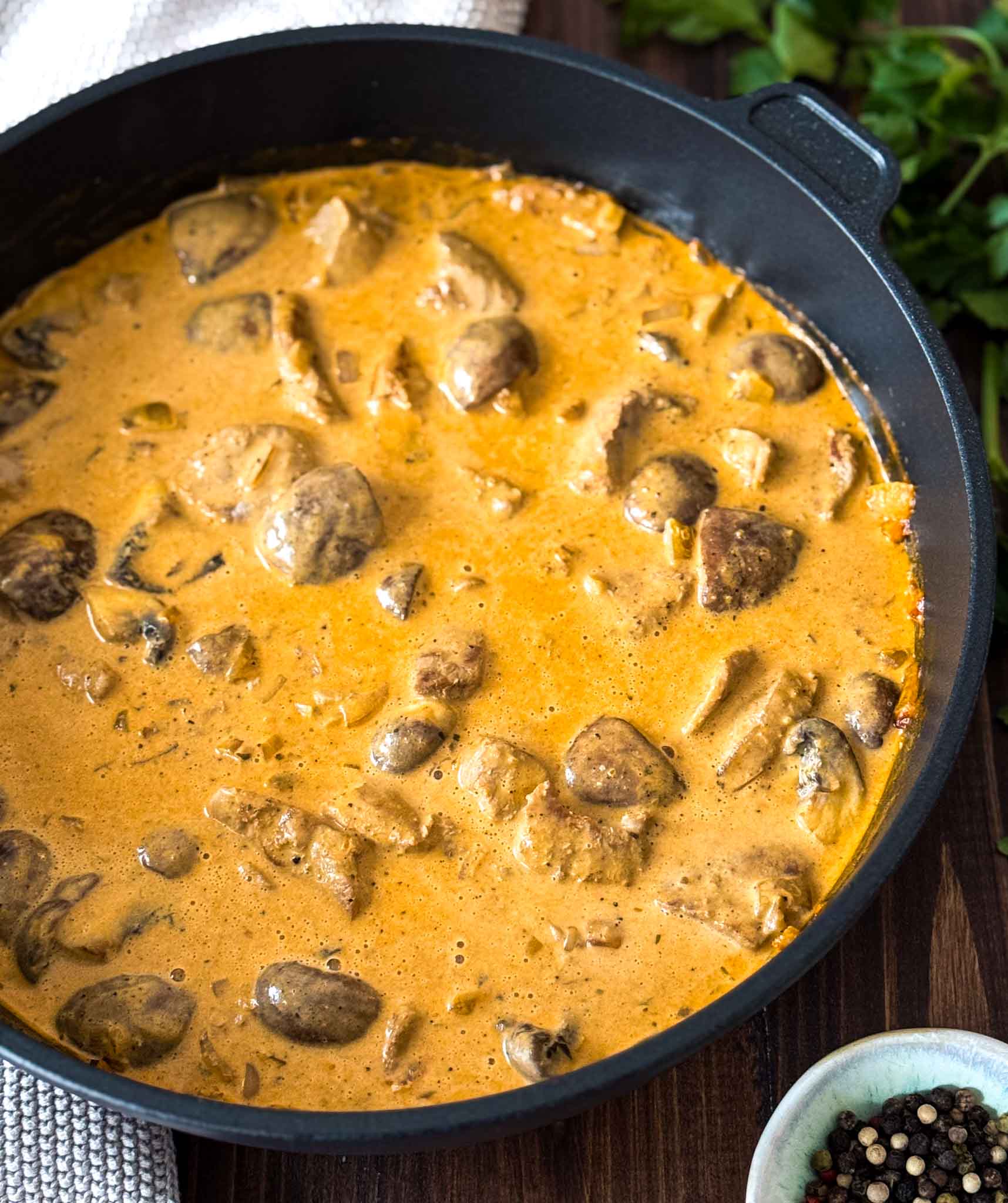 Schweinegeschnetzeltes in cremiger Champignonrahmsauce Schweinegeschnetzeltes in cremiger Champignonrahmsauce