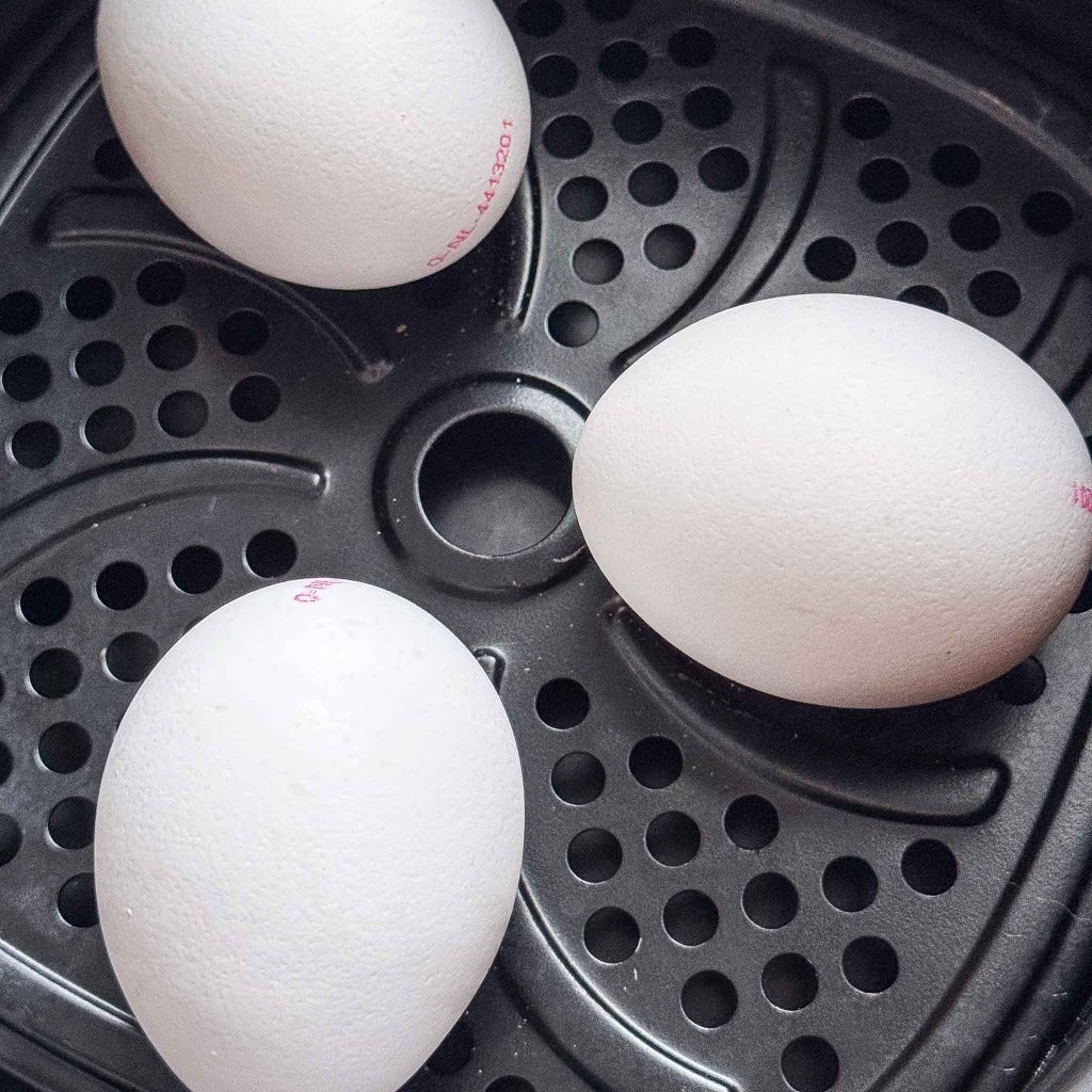 Eier aus der Heißluftfritteuse 4 Eier kochen Heissluftfritteuse