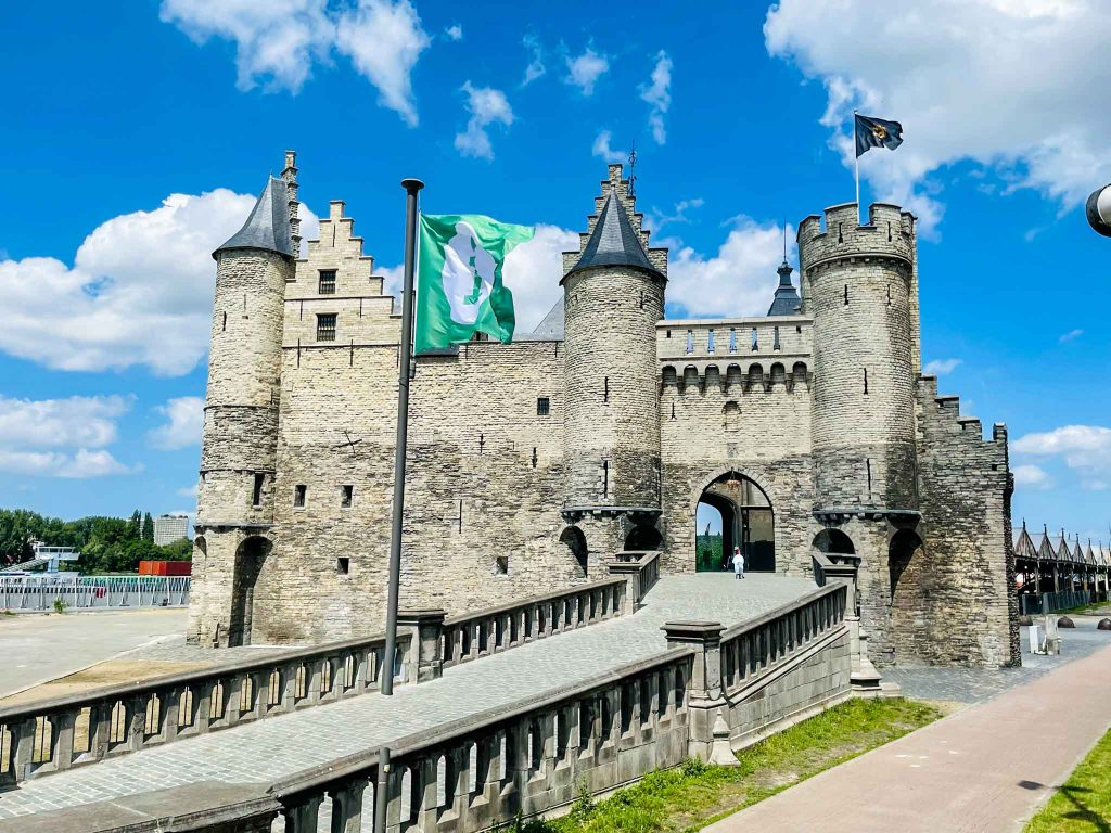 2 Tage in Antwerpen: Die besten Sehenswürdigkeiten und Tipps 11 Burg Steen