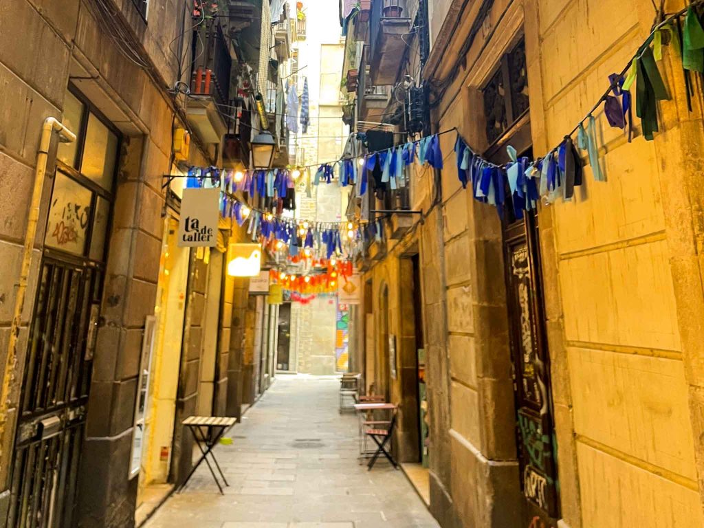 3 Tage in Barcelona: Tipps und Sehenswürdigkeiten 6 Gasse Altstadt in Barcelona