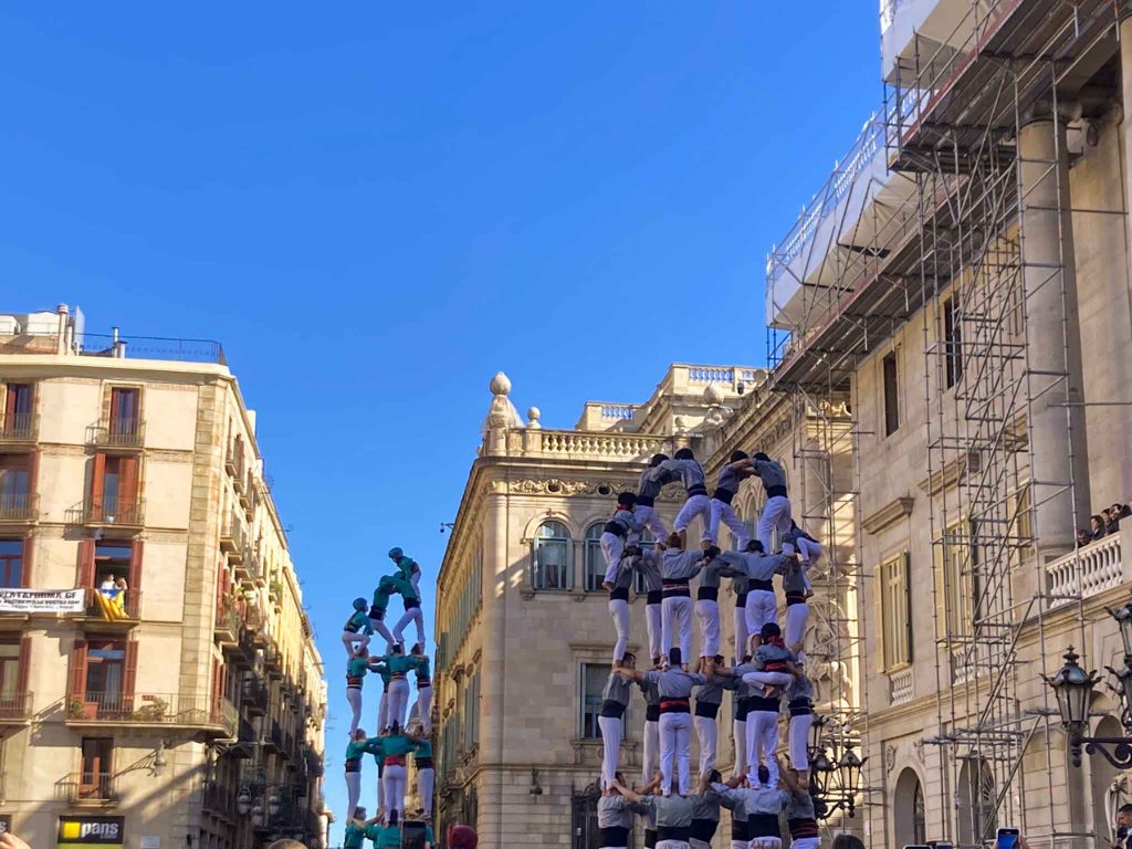 3 Tage in Barcelona: Tipps und Sehenswürdigkeiten 28 menschliche Pyramide