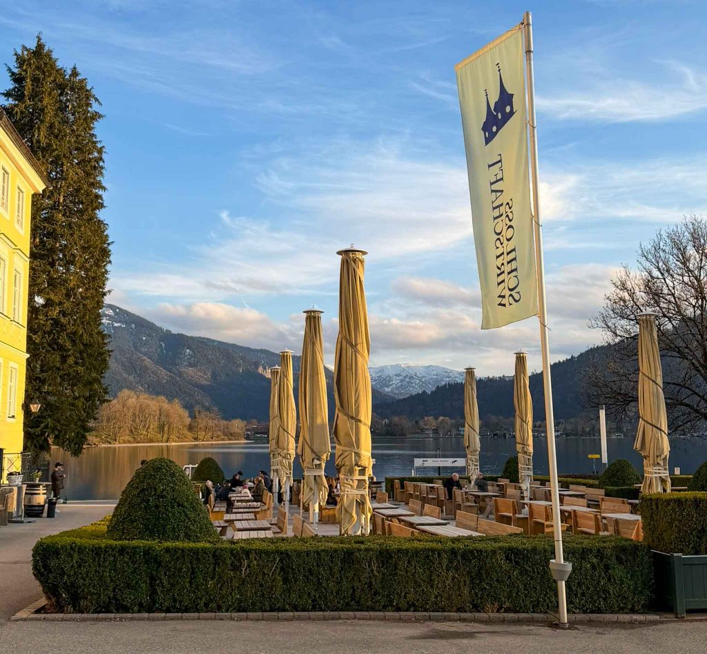 Urlaub am Tegernsee: Die besten Aktivitäten und Tipps 15 Schlosswirtschaft Terrasse