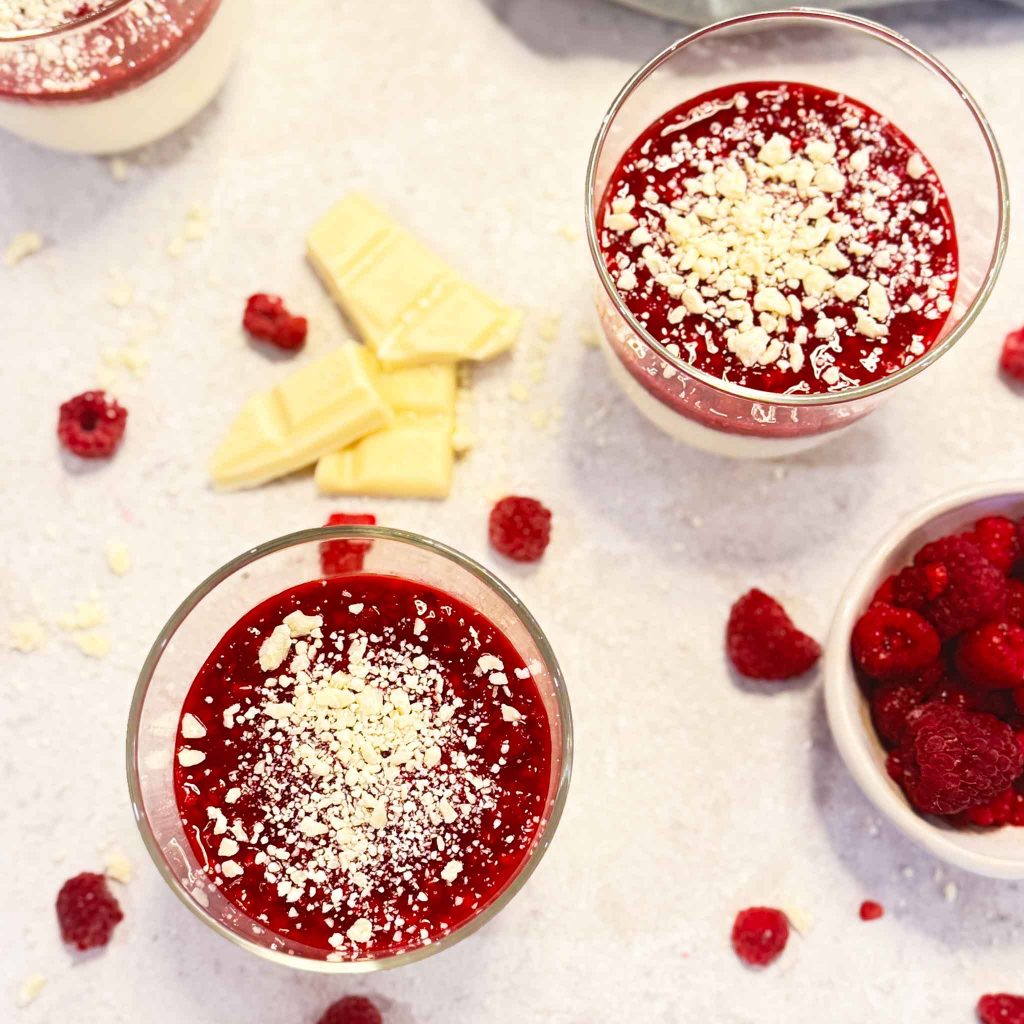 Panna Cotta mit Himbeeren
