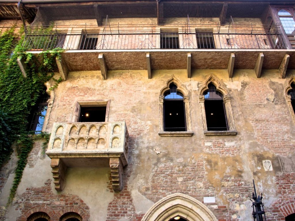 2 Tage in Verona: Die besten Sehenswürdigkeiten und Tipps 11 Julia Balkon