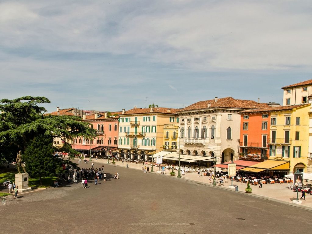2 Tage in Verona: Die besten Sehenswürdigkeiten und Tipps 10 Piazza Bra