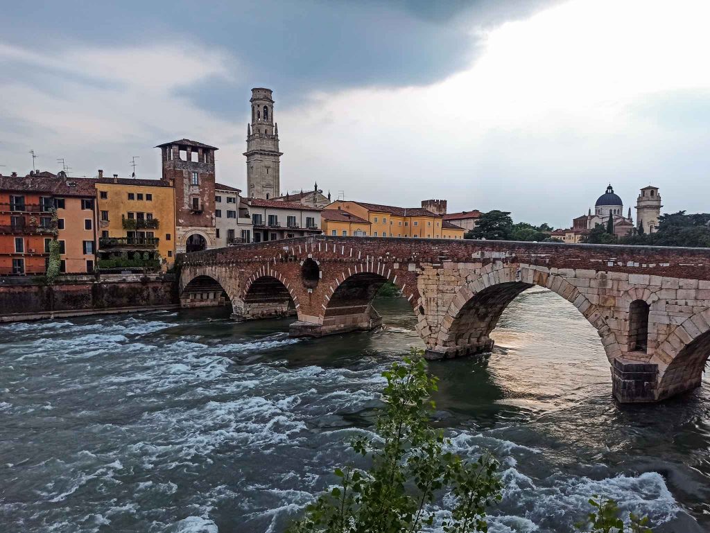 2 Tage in Verona: Die besten Sehenswürdigkeiten und Tipps 14 Ponte Pietra