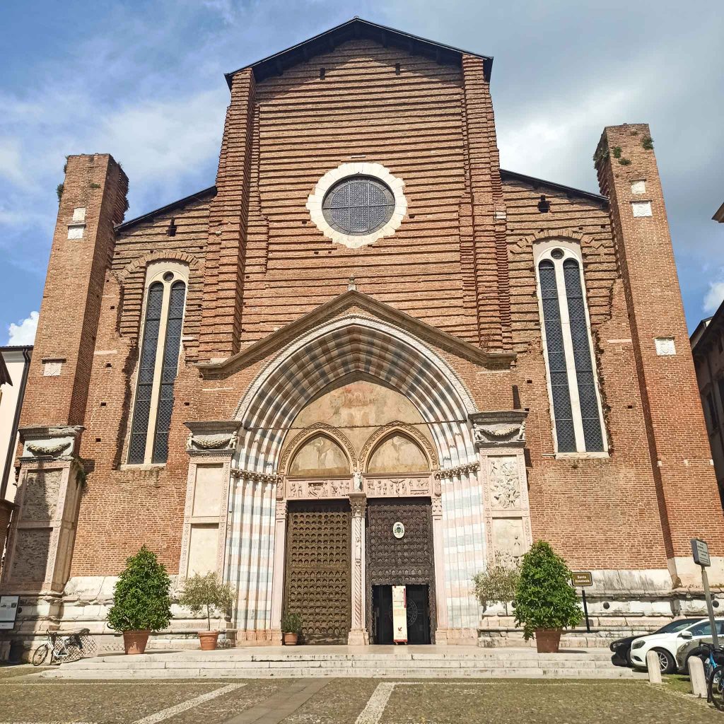 2 Tage in Verona: Die besten Sehenswürdigkeiten und Tipps 21 Kirche Sant'Anastasia