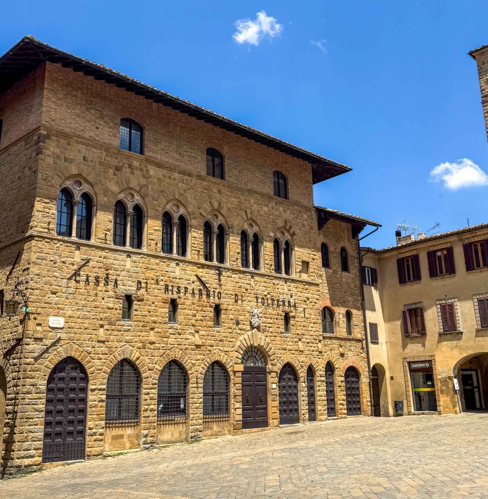 Toskana-Rundreise: Die perfekte Route für 7 Tage 6 Volterra Platz